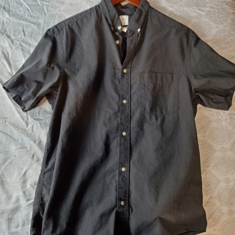 Short leave butten down h&m shirt